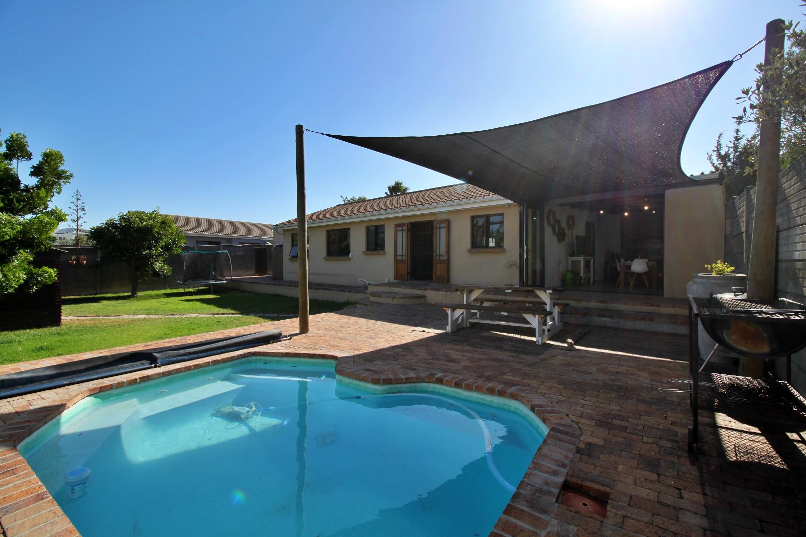4 Bedroom House for Sale - Western Cape