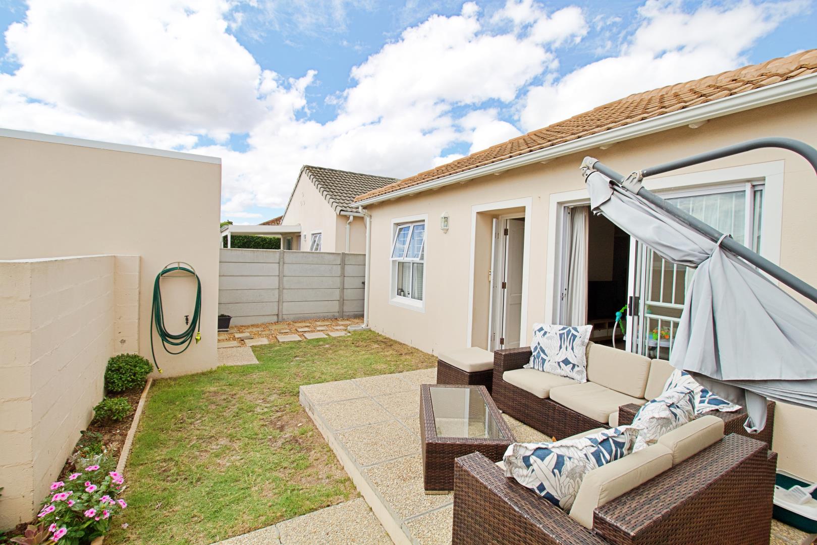 2 Bedroom  House for Sale in Blouberg - Western Cape