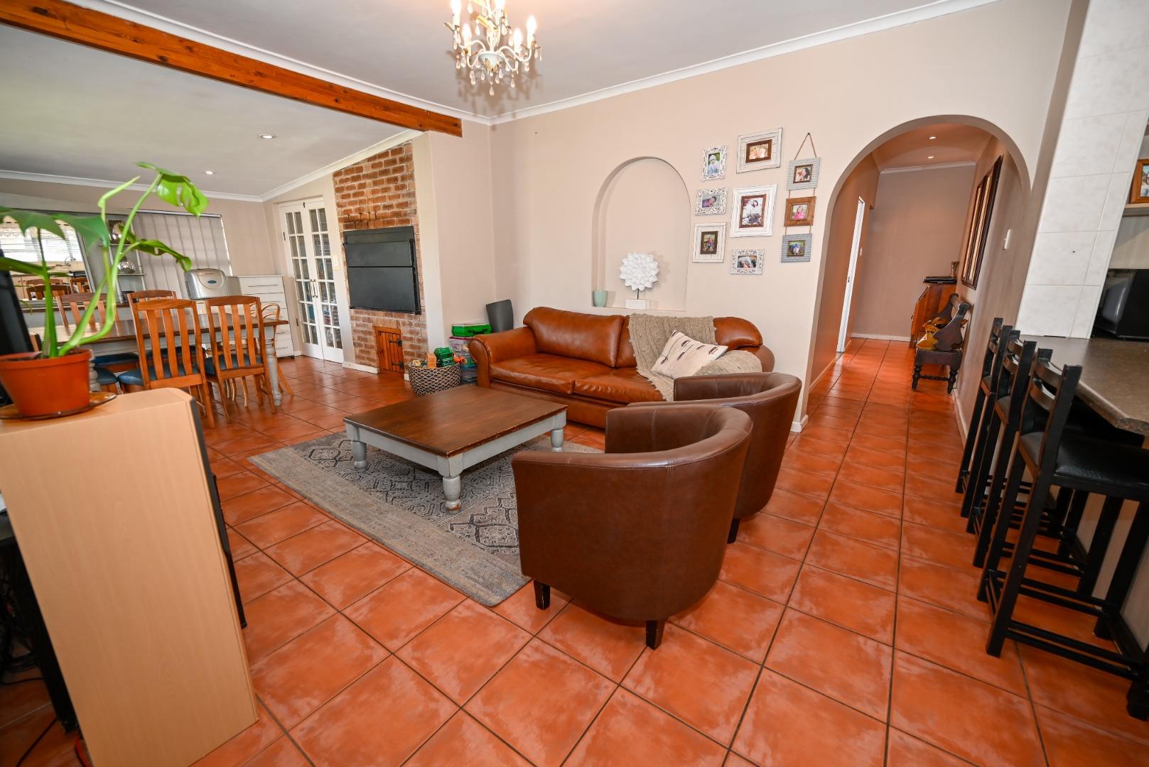 7 Bedroom House for Sale - Western Cape